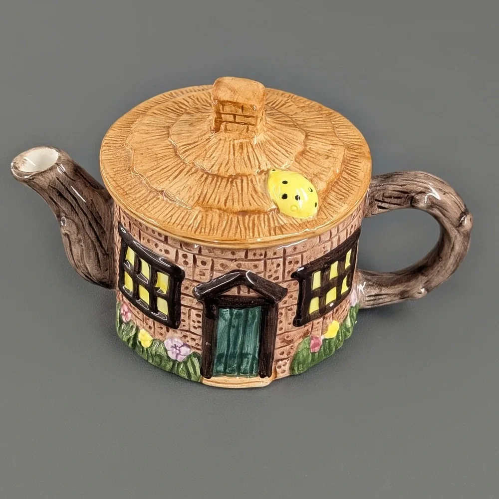 Vintage Ceramic Cottage Teapot Thatched Roof Ladybug Whimsical Tea Pot 4.5